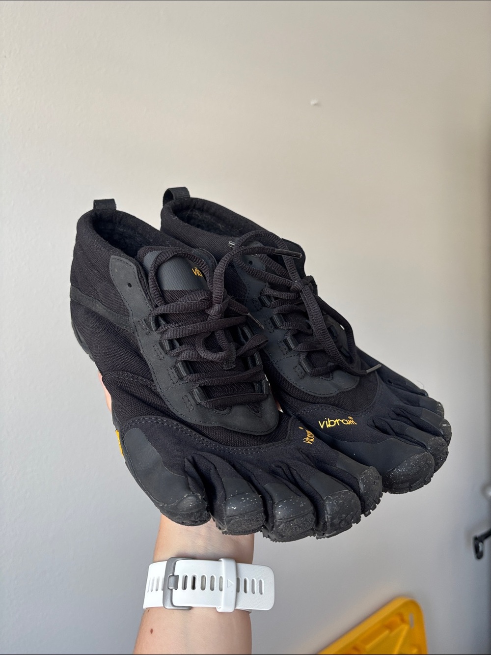 Vibram Men’s FiveFingers V-Trek Insulated Barefoot All-Terrain Outdoor Hiking - Picture 3 of 12